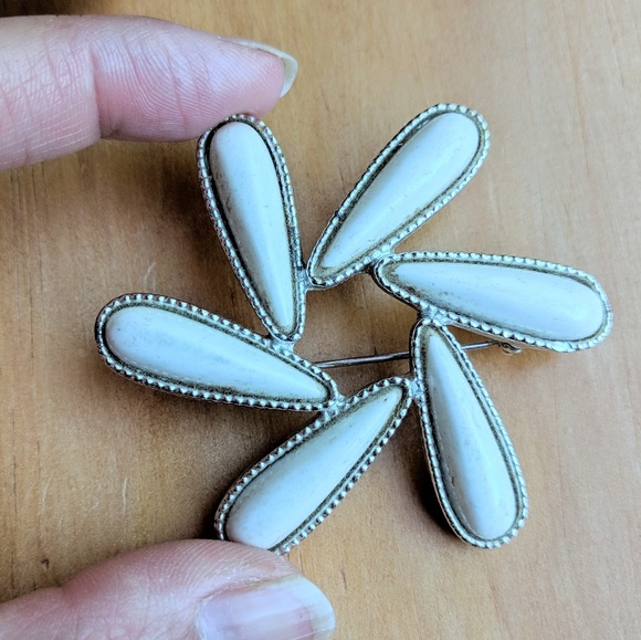 Vintage Jewelry - Vintage Emmons signed large white floral brooch